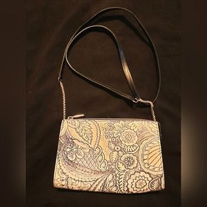 Furla Navy Blue & White Flower Pattern crossbody convertible clutch bag in EUC❤